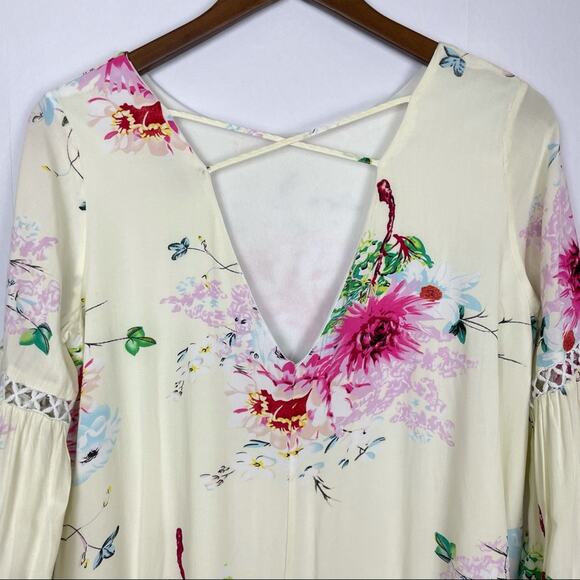 Davi & Dani | Ivory Cream Floral Bell Sleeve Boho Tunic Mini Dress - Picture 4 of 10
